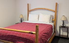 Twin Peaks Hotel Cabins